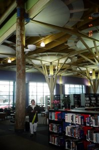 2005-05-03 la bibliothèque de Timmins... avant son ouverture officielle!