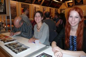 Le crâne scintillant d'Yves Meynard, Josée Lepire (gagnante du prix Solaris 2011) et l'e