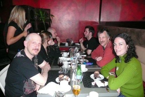 Une joyeuse table avec Thierry et Stephanie  