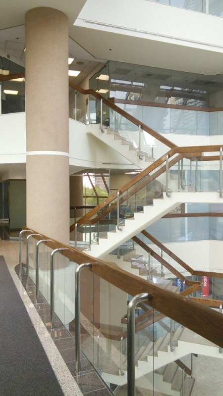 Architecture intérieure avec escalierz