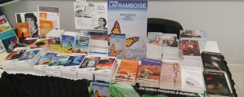 ma table bien garnie de livres de SF